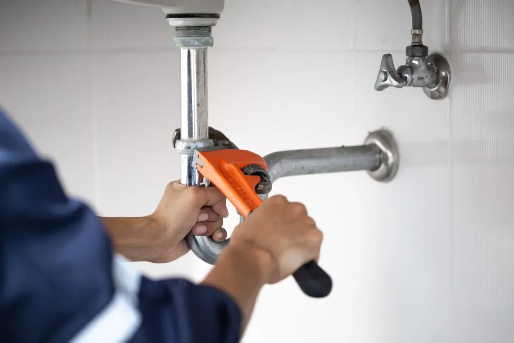 Signs You Need to Call Plumbing Services Immediately