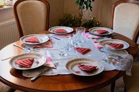 The Art and Utility of Round Placemats