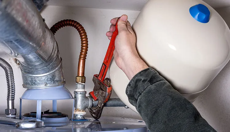 What to Do When Your Water Heater Needs a Plumber’s Help